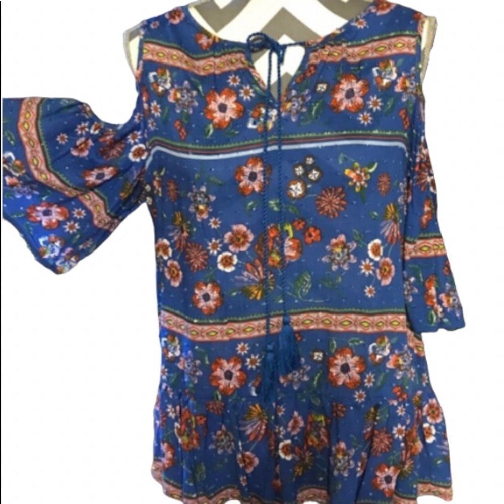 Studio John Paul Richard Floral Cold Shoulder Top Small NWT